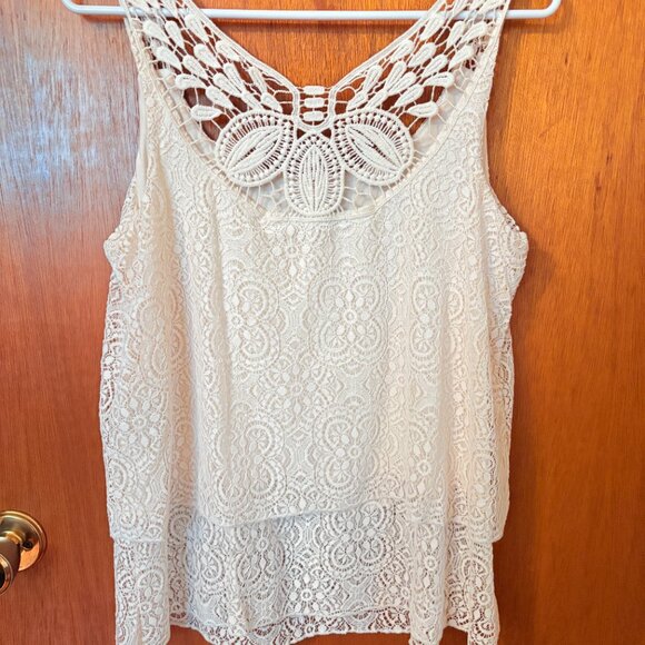 Suzy Shier Cream Lace Sleeveless Top - Size Small - Picture 4 of 4
